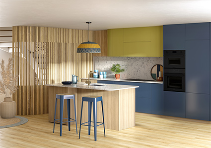 La Sérénité d'une Cuisine Mariant Vert clair et Bleu Nuit