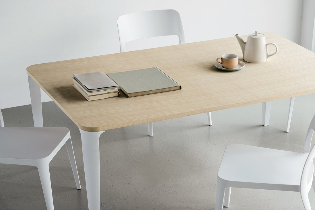 Table cuisine bois et blanc style scandinave