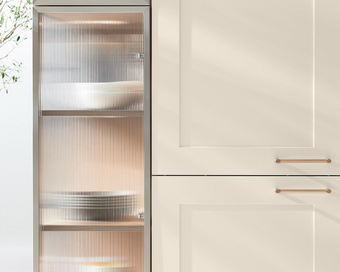 Façade cuisine en verre ou vitrine ou cadre