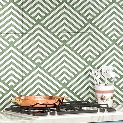 cuisine elisabeth 2 et sa credence vert deau a motif 