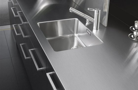 Plan de travail cuisine en inox